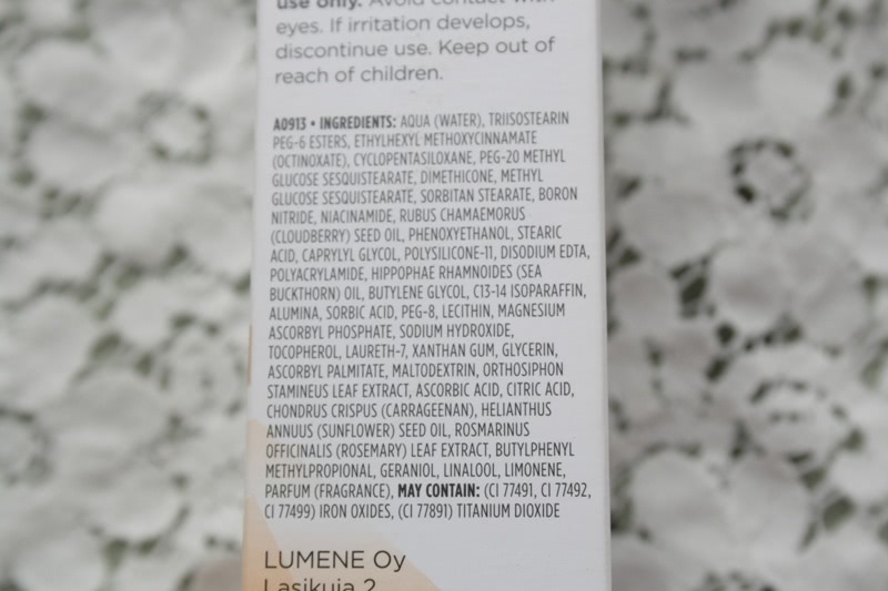 Lumene Bright Now Vitamin C Balancing BB Cream SPF 20 в оттенке 01 Light