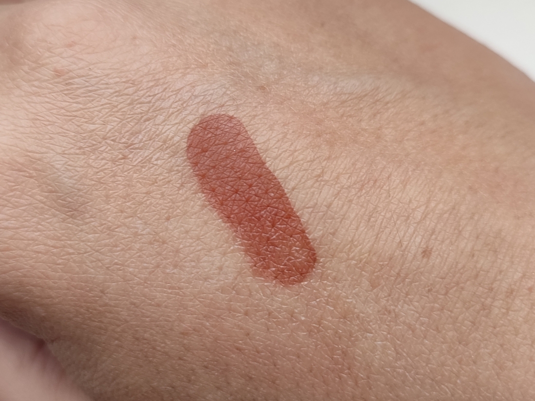 После схода глянца. Дневной свет у окна.