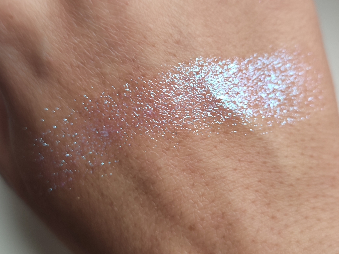 Дневной свет у окна.