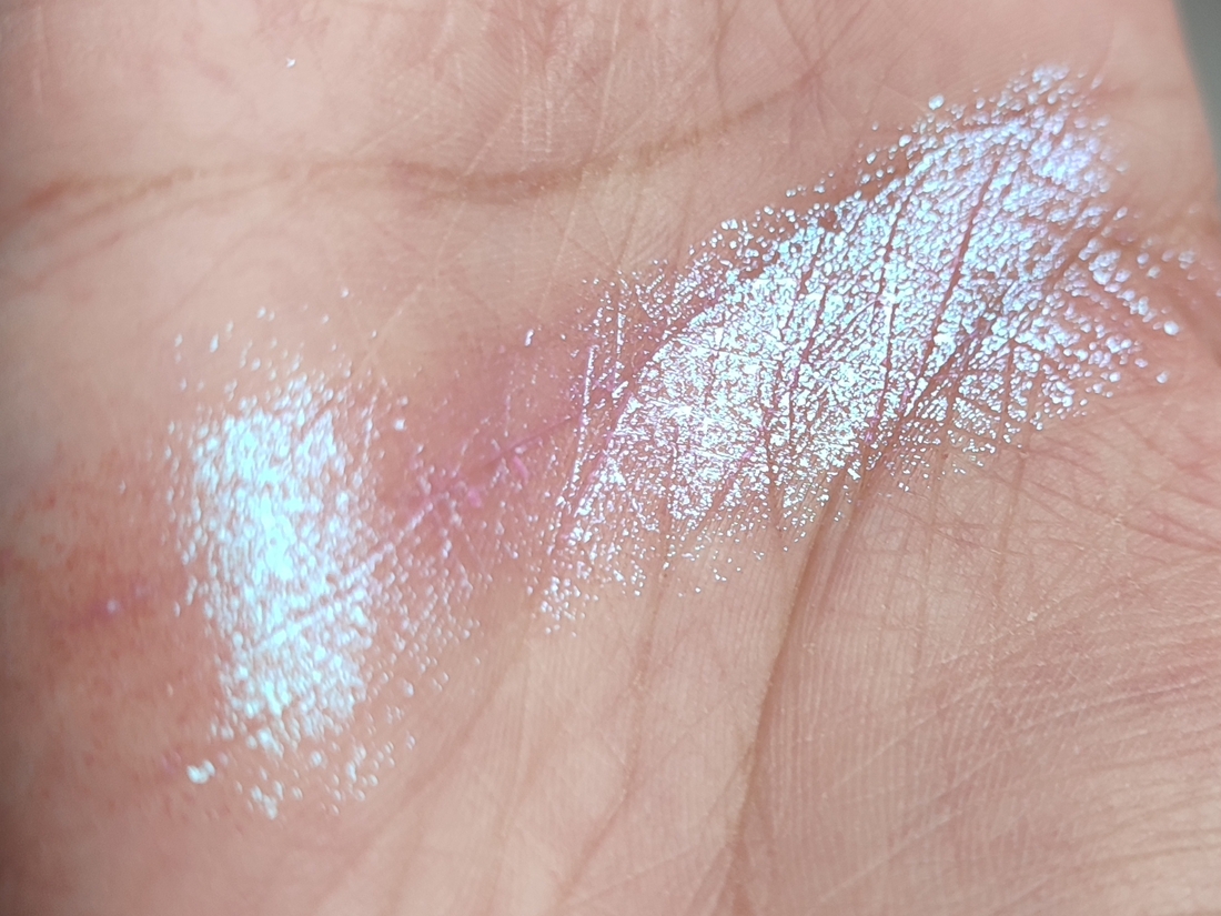 Дневной свет у окна.