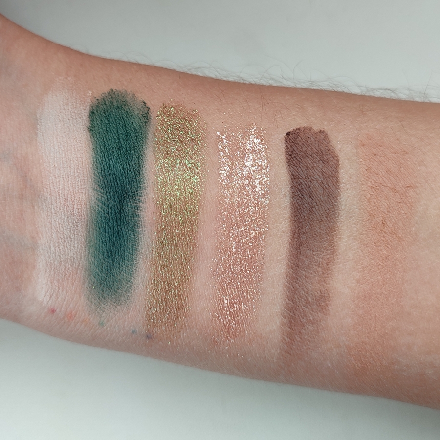 Дневной свет у окна