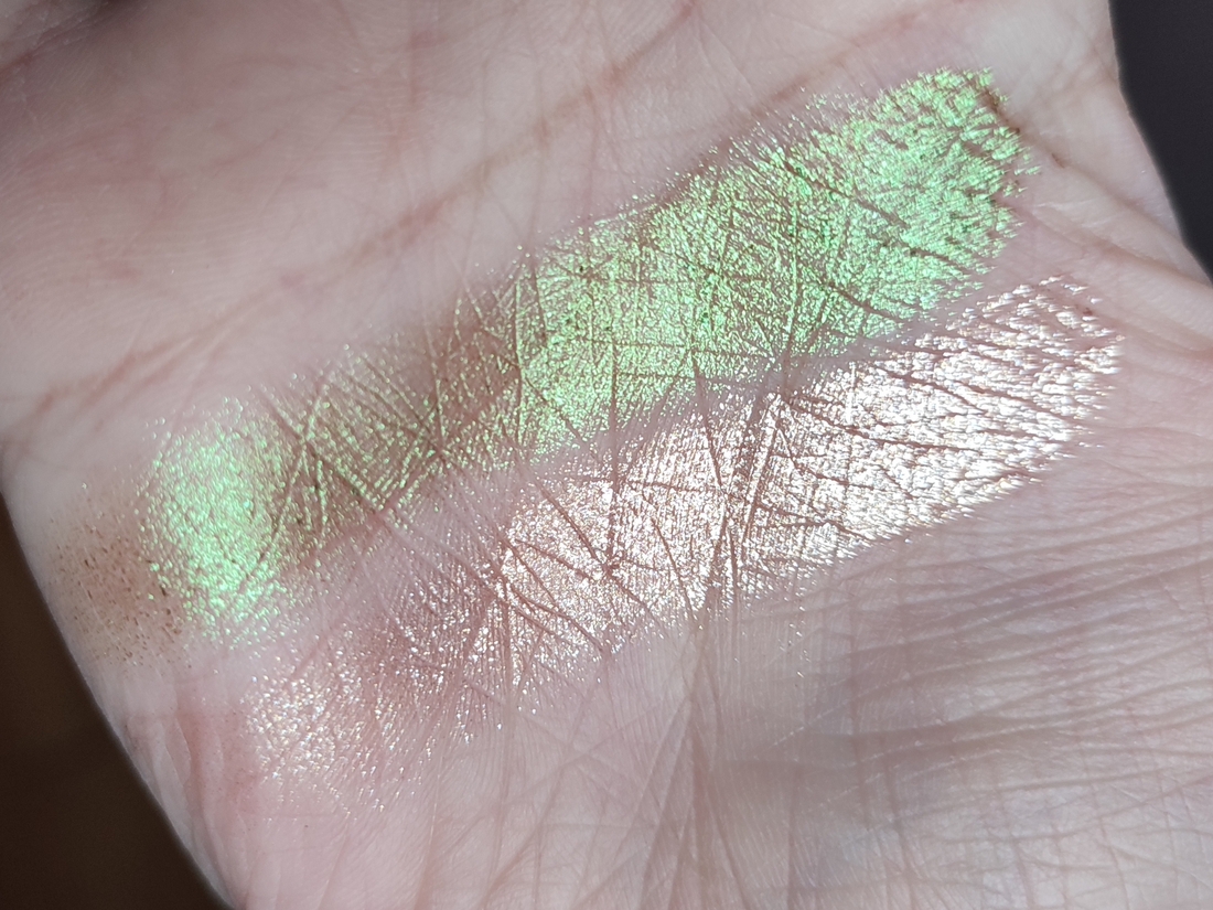 Дневной свет в глубине комнаты