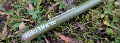 Мерцающее болото: подводка для глаз Love Generation «Kikimora» Liquid Eyeliner 02 Swampy