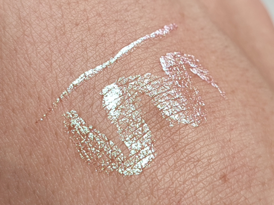 Дневной свет у окна