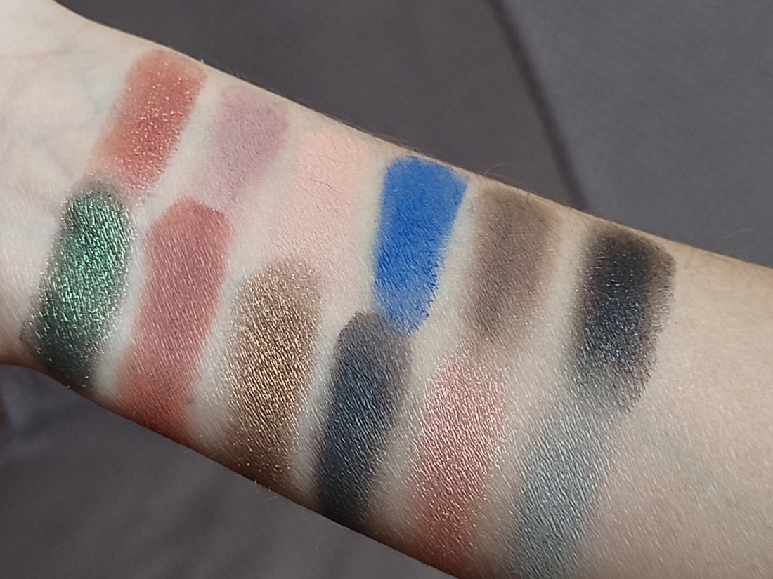 Дневной свет в глубине комнаты