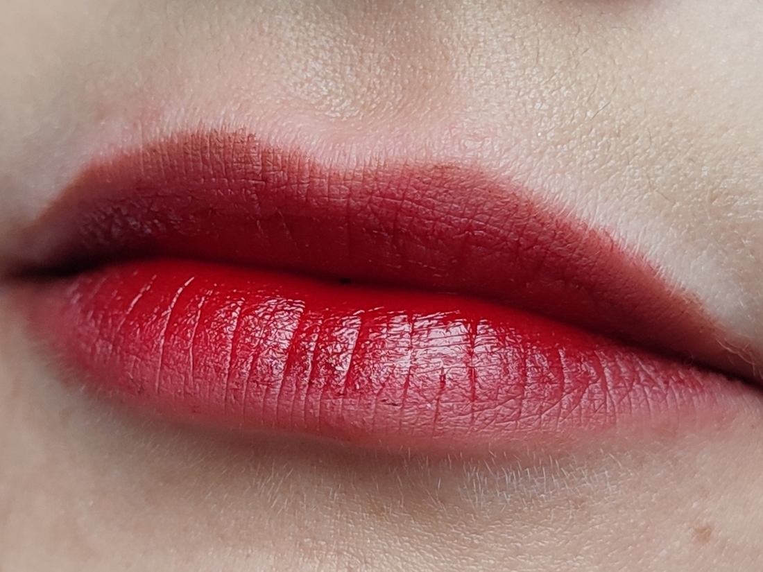 Дневной свет у окна