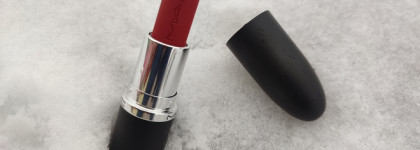 Это было не просто смело, это был Mac Macximal matte Lipstick 612 Russian Red