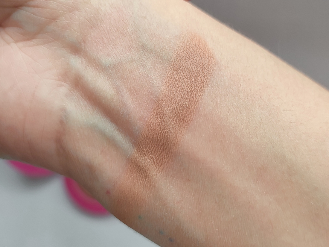 Дневной свет у окна