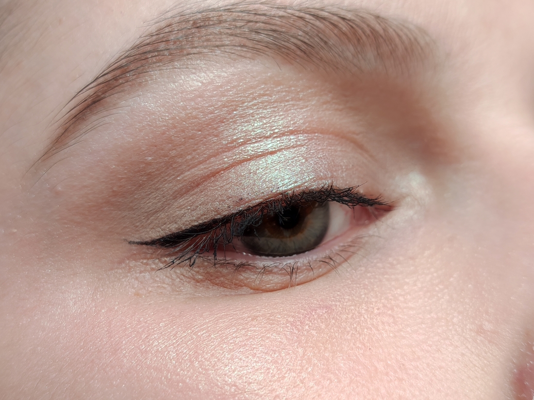 Дневной свет у окна