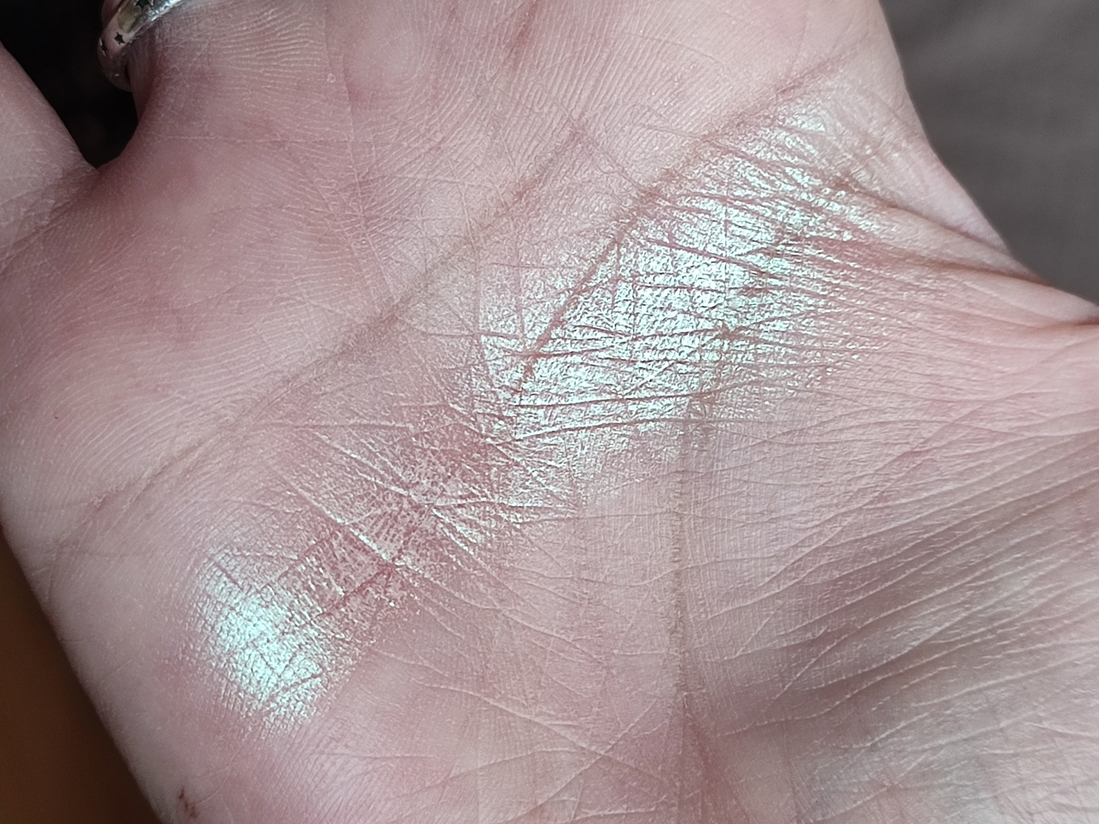 Дневной свет в глубине комнаты