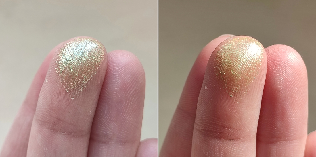 В глубине комнаты