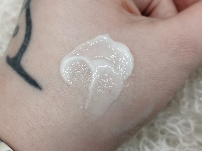 Варежки не забудь: Shiseido Advanced Essential Energy hand nourishing cream