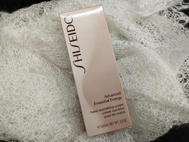 Варежки не забудь: Shiseido Advanced Essential Energy hand nourishing cream