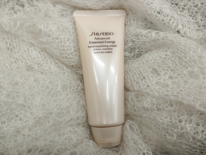 Варежки не забудь: Shiseido Advanced Essential Energy hand nourishing cream