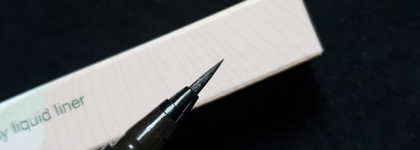 The sharpest lines: Clinique High impact easy liquid liner, 03 Espresso