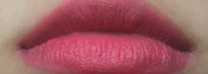 Они спелись. Весенний дуэт для губ: помада Givenchy Le rouge 302 Hibiscus Exclusif и блеск Guerlain Gloss D'enfer Maxi Shine Intense Colour&Shine Bare lip Sensation #468 Candy Strip