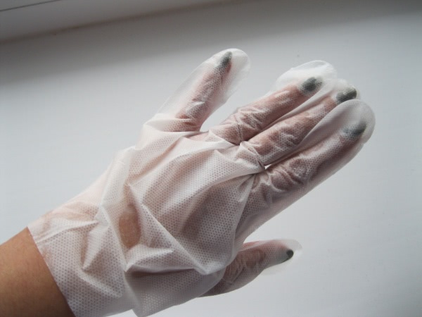 Перчатки для ухода за кожей рук своими руками