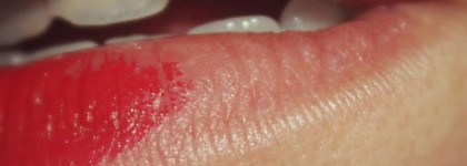 Помада  Avon Ultra Colour Rich Lipstick  Red 2000