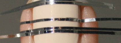 Очень нежный "полосатый" маникюр от Let's Nail Moscow