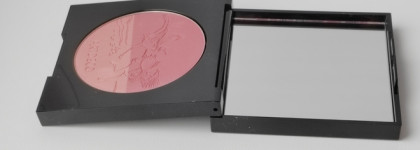 Двухцветные румяна Artdeco Blush couture в оттенке "Dancing Beauties" - зимняя серия, с дизайном от китайского художника