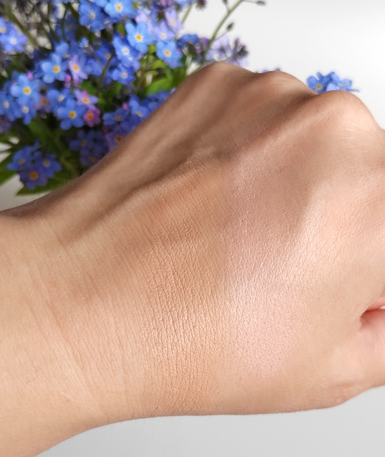 Слева № 02, справа № 01. Дневное освещение