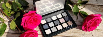 Палетка теней Natasha Denona Xenon - самая сверкающая и холодная среди остальных в моей коллекции