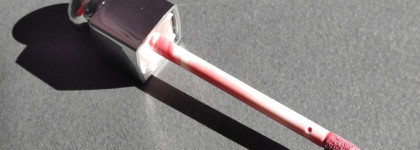 Мерцающий Блеск-плампер Dior Addict Lip Maximizer в оттенке № 26 Лиловый Интенсивный