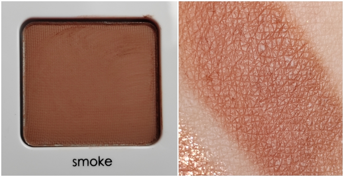 Коричневый матовый на тёплой основе. Подходит для лёгкого затемнения внешнего уголка и складки века. Но при этом, глубины и контрастности взгляду в макияже он не придает.