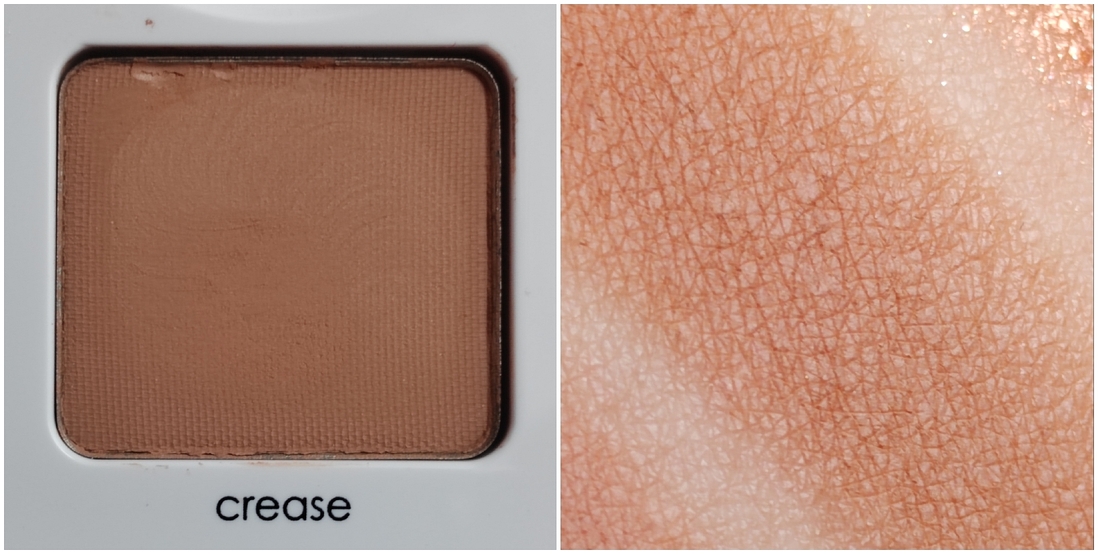 Просто светло - коричневый, с оранжевым подтоном, матовый. В макияжах, практически, не использую