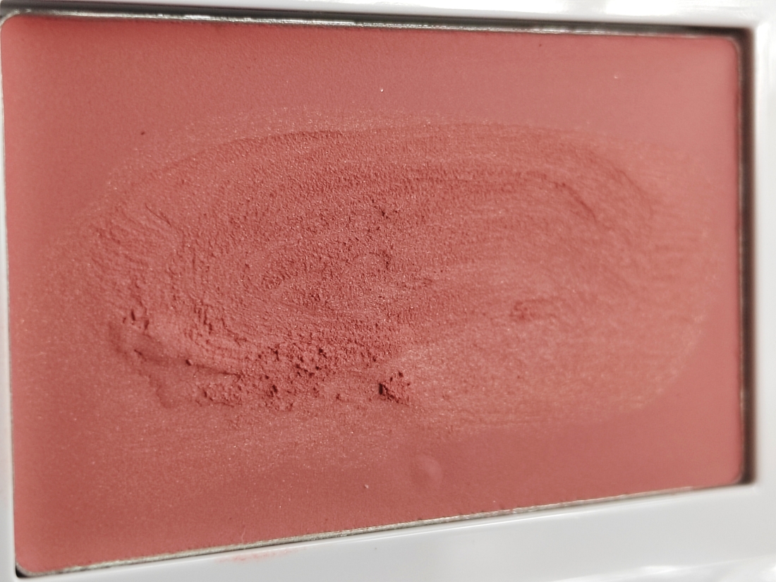 Спустя 3 месяца румяна "подсохли"