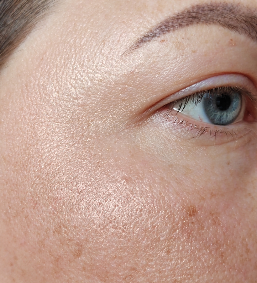 Текстура хайлатера вблизи. Дневное освещение возле окна