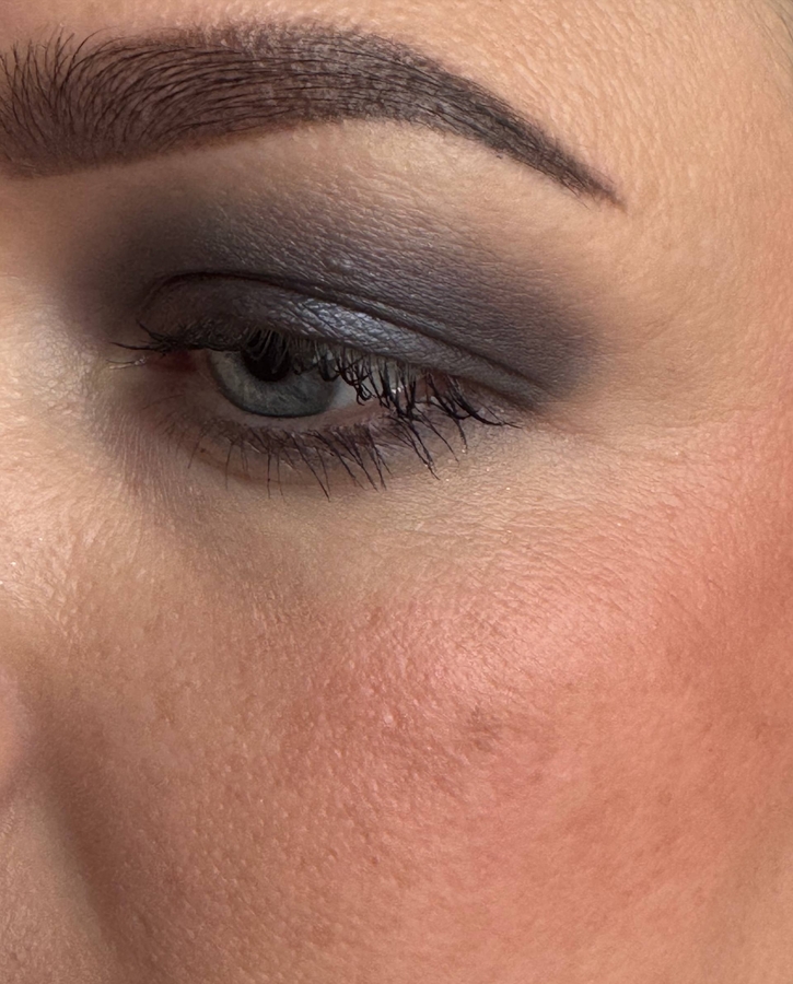 Дневное освещение. Румяна в два слоя, оба цвета