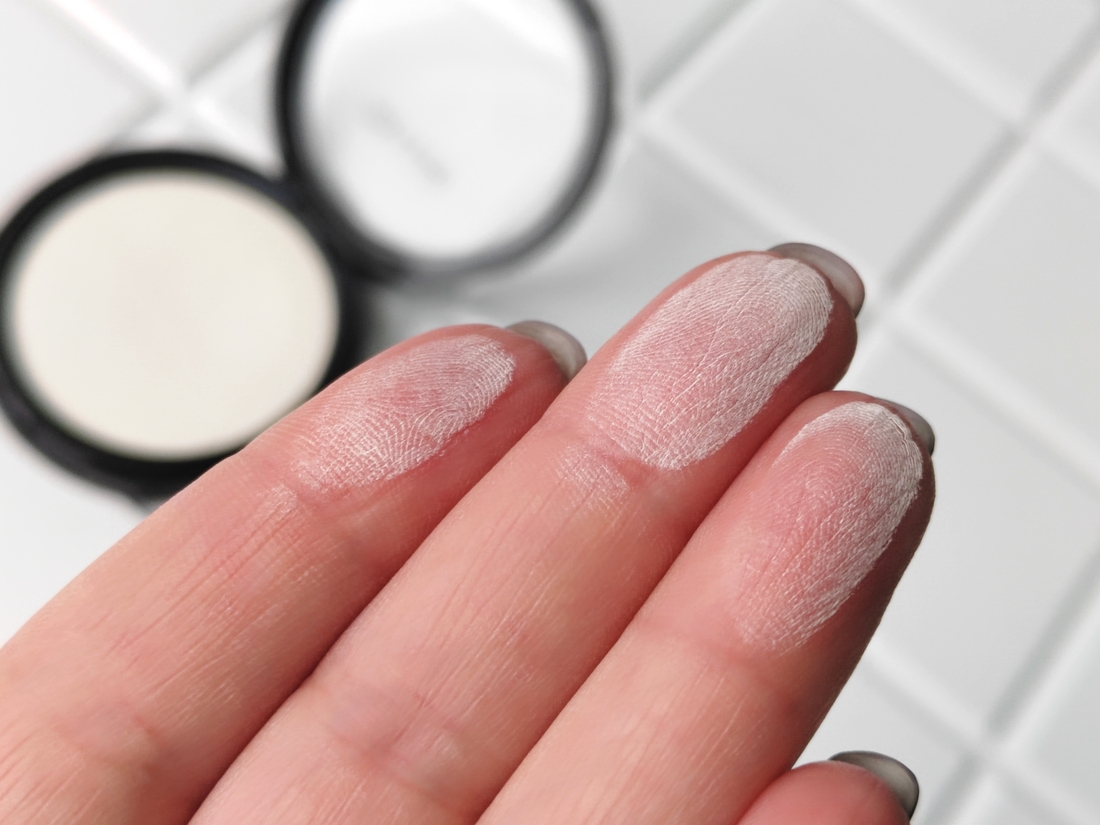 Дневное освещение. Пудра в одно касание