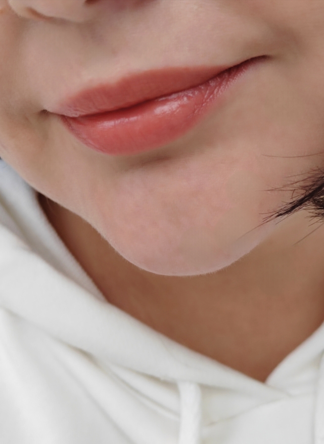 Фото кадрировано. Дневное освещение