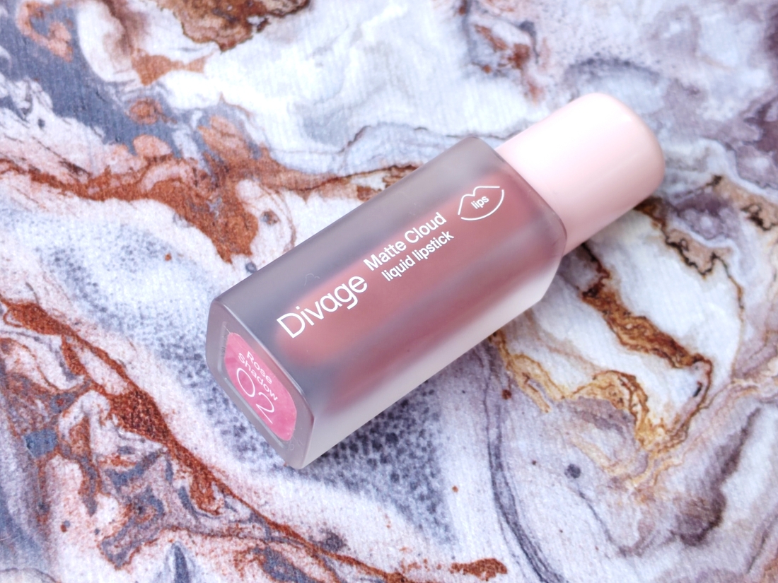 Матовая муссовая помада Divage Matte Cloud Liquid Lipstick оттенок 02 Холодный нюд