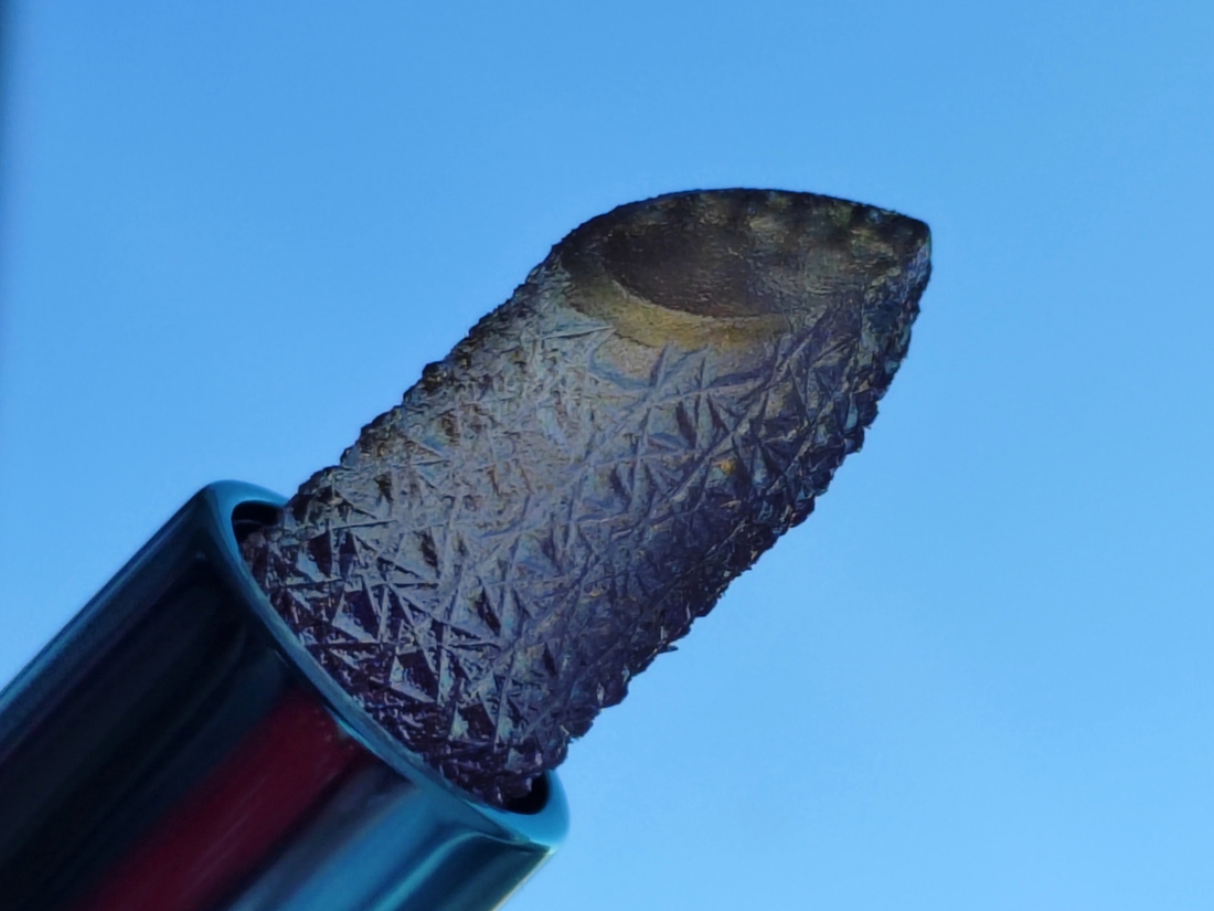 Вид из окна на фоне неба