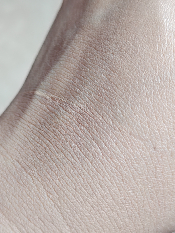 Дневное освещение. Тон растушеван сухим спонжем