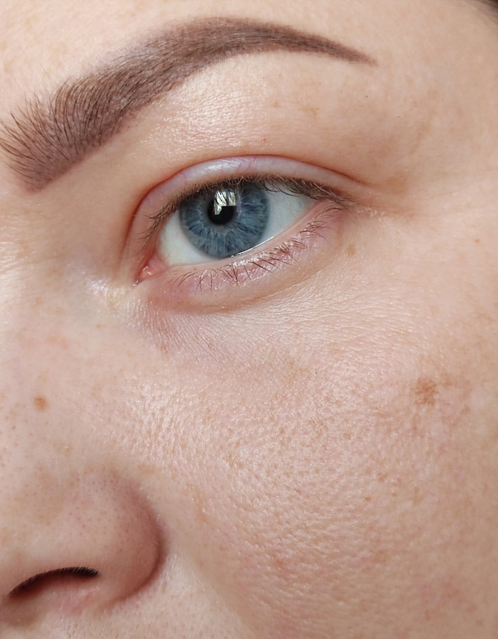 После нанесения пудры. Дневное освещение