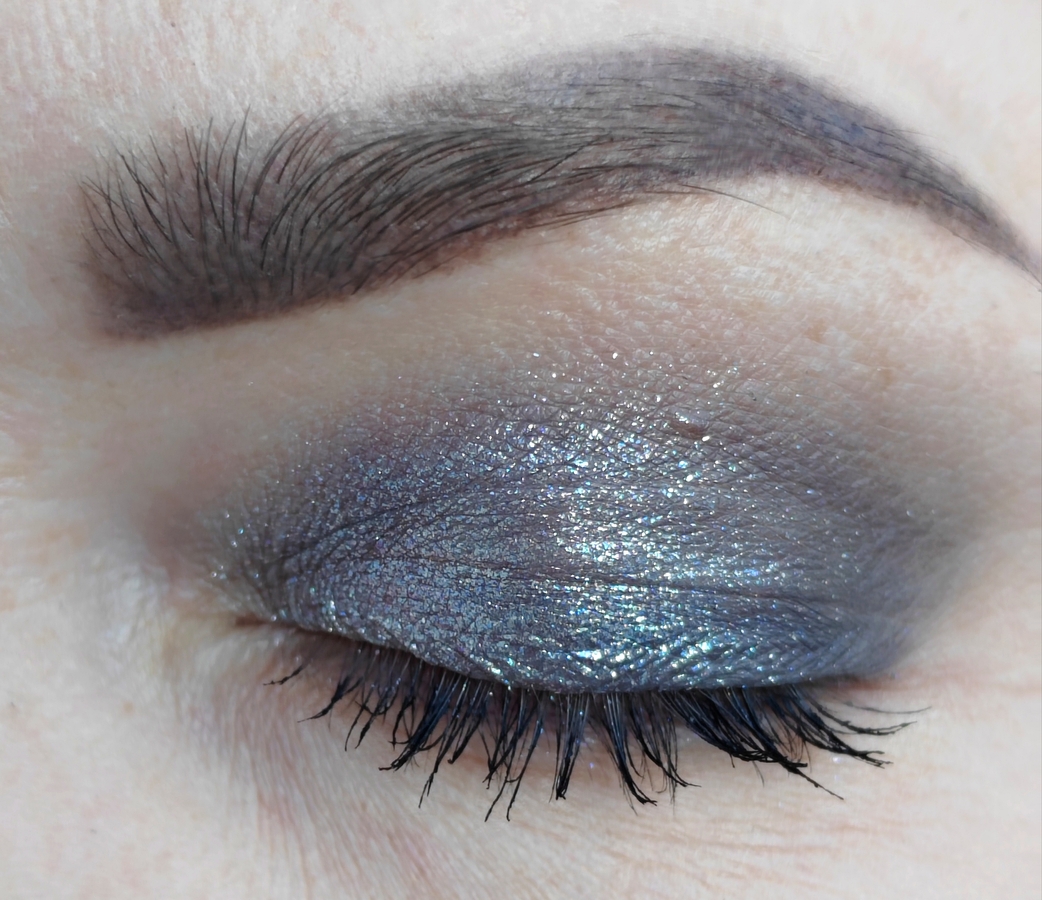 На улице в полутени