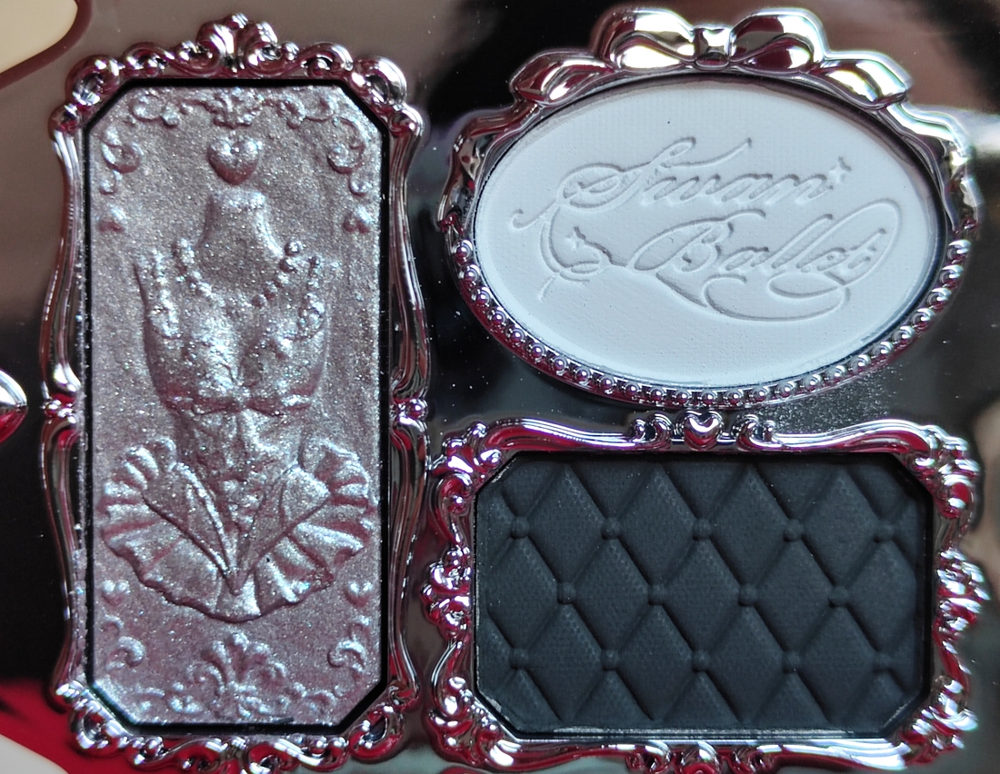 Тройка оттенков в левой части палетки