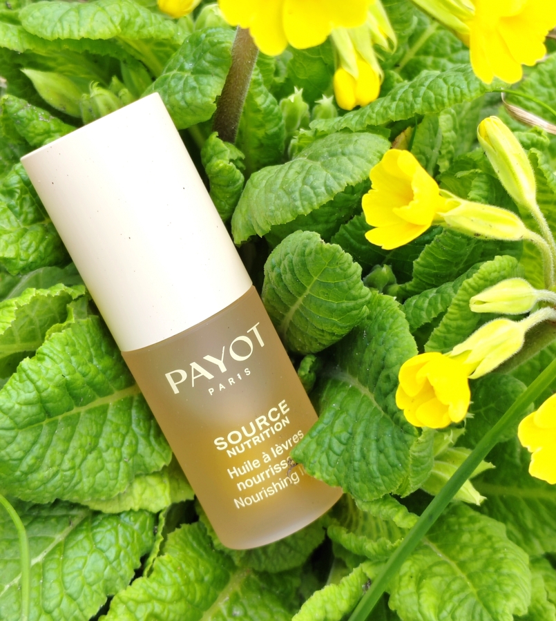 Очень красивый лаконичный дизайн футляра, а золотистый оттенок масла напоминает лето и солнце, пчёл и цветы