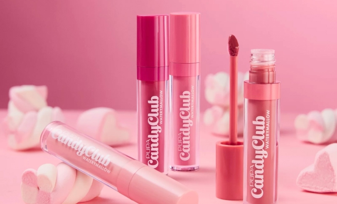 "... Винтажное очарование, лежащее в основании лимитированной коллекции Candy Club,  переносит разум и чувства в мир сладких вечеринок, наполненный ароматами сладкой ваты и карамельных яблок..."- краткое описание от производителя. Промофото.