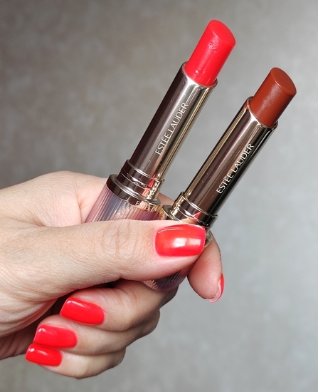 бальзам для губ с гиалуроновой кислотой Estee Lauder Futurist HydraPlump Lip Balm 701 Cherry Glow, 704 Clove Cushion