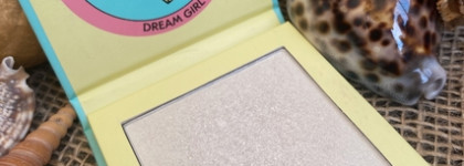 Косметичка на выходные у моря - макияж, и уход против соленой воды