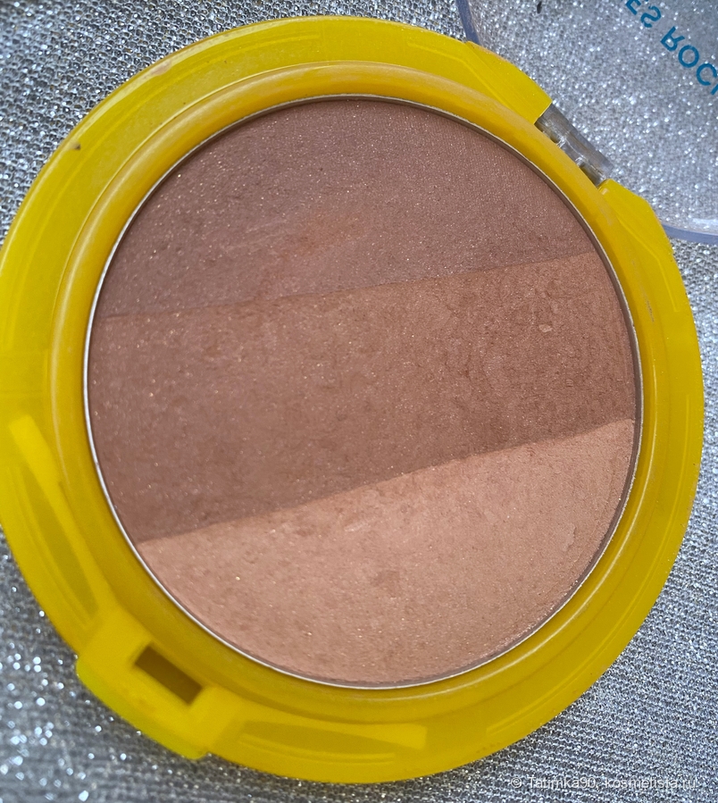 Yves Rocher Bronzing Powder Compact bronzing powder in 3 earthy shades бронзирующая пудра для лица