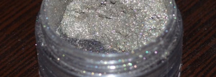 Минеральные тени: Heavenly Mineral Makeup -  Sherwood, Silver & Gold и Sweetscents - Goldstone