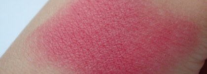 Essence Stay Matt lip cream #02 "Smooth Berry"