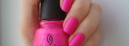 China Glaze Nail Lacquer with hardeners 70290 purple panic