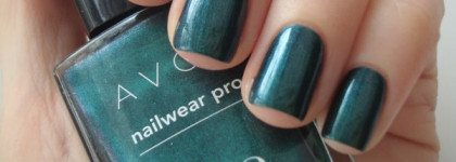 Первый, но не последний Avon nailwear pro+ 'Noir emerald'