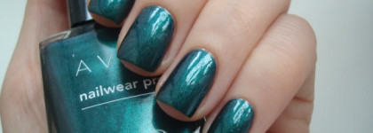Первый, но не последний Avon nailwear pro+ 'Noir emerald'